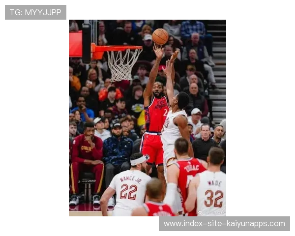 米切尔底角命中关键投篮，骑士攻防高效